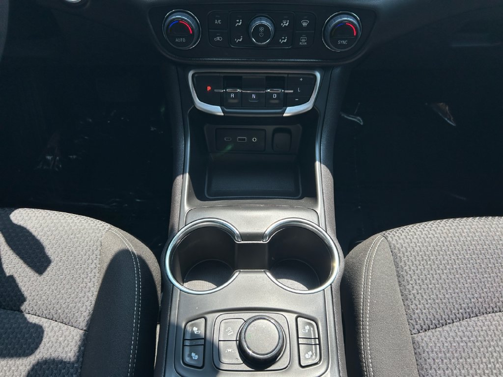 Used 2024 GMC Terrain SLE w/ Driver Convenience Package FWD image 12