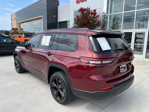 Used 2025 Jeep Grand Cherokee L Altitude AWD/4WD image 19