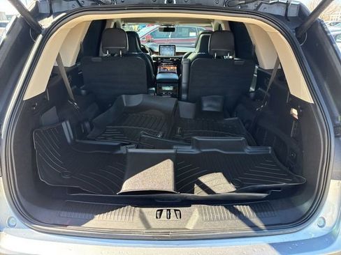 Used 2020 Lincoln Aviator Reserve w/ Equipment Group 202A image 12