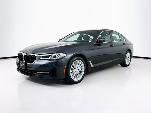 Used 2023 BMW 530i xDrive 530i xDrive w/ Premium Package image 3