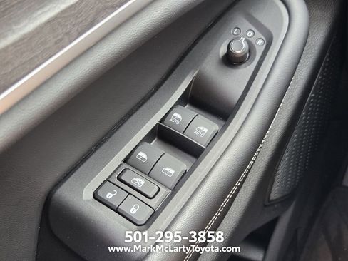 Used 2023 Jeep Grand Cherokee Limited AWD/4WD image 26