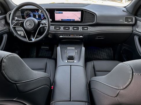 Certified 2025 Mercedes-Benz GLS 450 4MATIC image 22