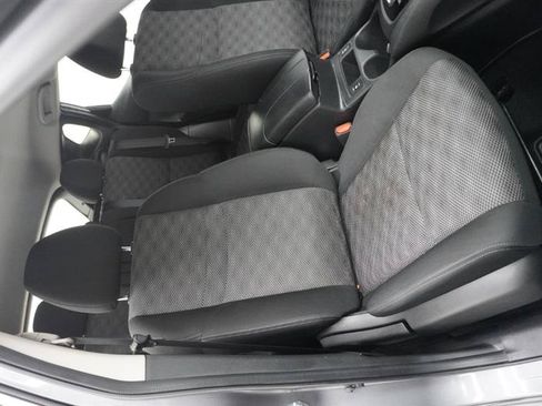 Used 2018 Nissan Rogue Sport SV w/ SV All-Weather Package AWD/4WD image 9