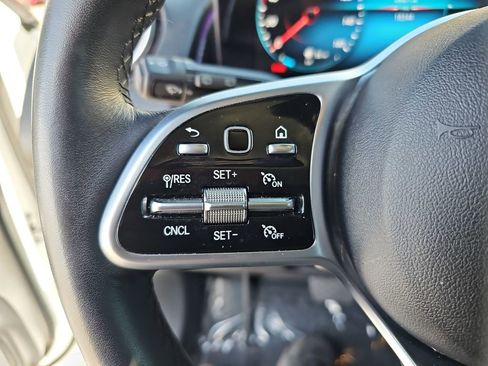 Used 2023 Mercedes-Benz GLB 250 image 11