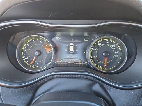 Used 2021 Jeep Cherokee Trailhawk w/ Technology Group image 19