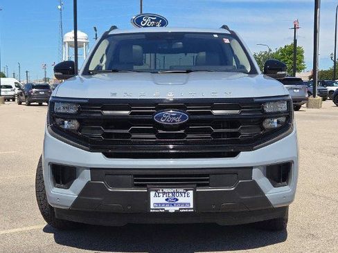 Certified 2025 Ford Expedition Active AWD/4WD image 4