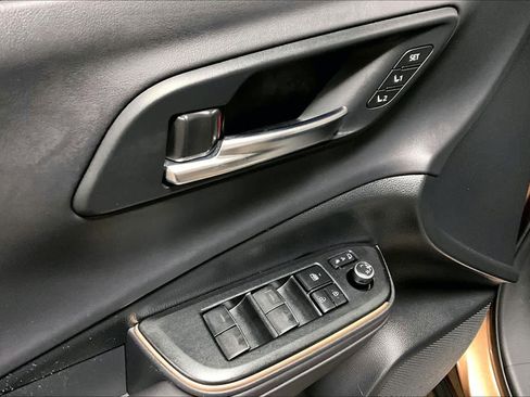 Used 2023 Toyota Crown Platinum image 32