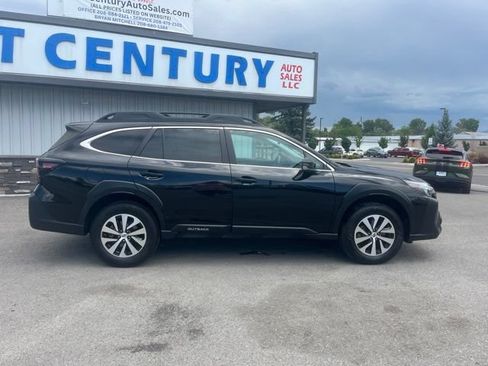 Used 2024 Subaru Outback Premium AWD/4WD image 18
