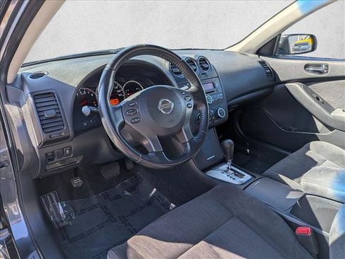 Used 2011 Nissan Altima 3.5 SR FWD image 10