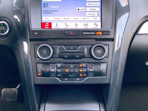 Used 2017 Ford Explorer XLT w/ Equipment Group 202A image 15