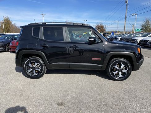 Used 2022 Jeep Renegade Trailhawk w/ Trailer Tow Group image 8