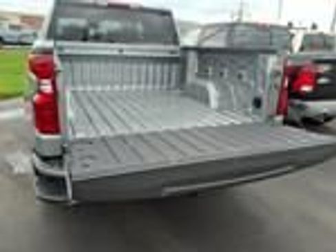 Used 2025 Chevrolet Silverado 1500 LT AWD/4WD image 24