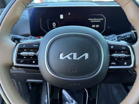 Certified 2025 Kia Sorento SX Prestige w/ Olive Brown Leather Package image 22