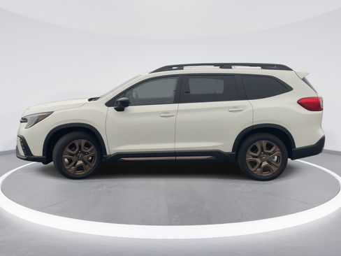 Used 2025 Subaru Ascent Bronze Edition w/ Popular Package #2 AWD/4WD image 4