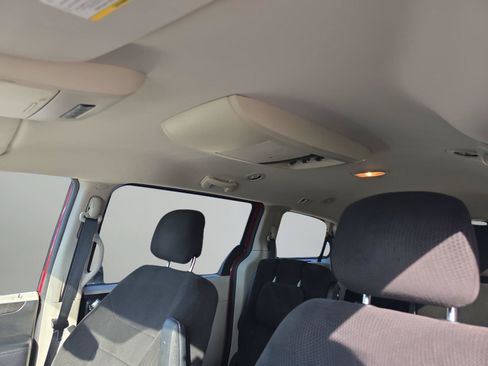 Used 2013 Dodge Grand Caravan SXT w/ UConnect Hands-Free Group FWD image 25
