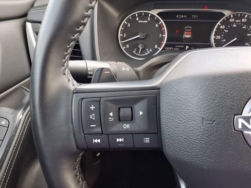 Used 2025 Nissan Rogue SV FWD image 23