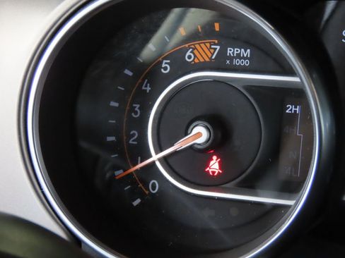 Used 2021 Jeep Wrangler Sport S image 33