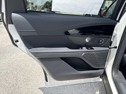 New 2026 Lincoln Nautilus Reserve w/ Jet Appearance Package AWD/4WD image 13