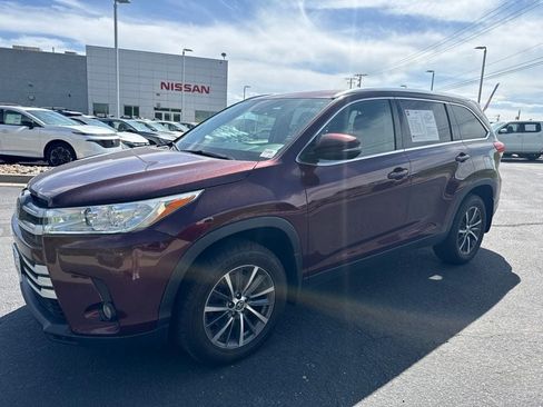 Used 2019 Toyota Highlander XLE AWD/4WD image 7