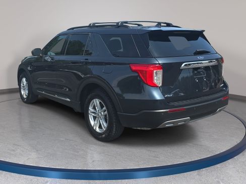 Used 2022 Ford Explorer XLT w/ Equipment Group 202A AWD/4WD image 7