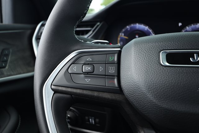 New 2027 Jeep Grand Cherokee Limited RWD image 13