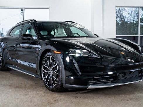 Used 2024 Porsche Taycan 4S w/ Premium Package image 4