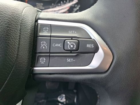 Used 2025 Jeep Compass Limited AWD/4WD image 23