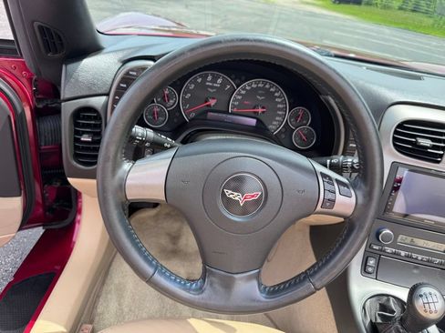 Used 2007 Chevrolet Corvette Convertible w/ Preferred Equipment Group RWD image 10