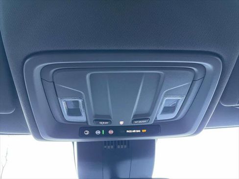 Used 2025 Chevrolet Silverado 1500 LT image 30