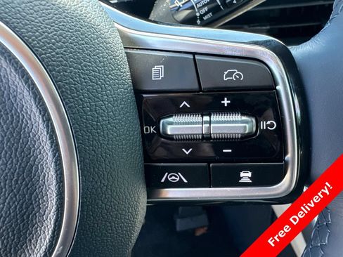 New 2025 Kia Carnival SX Prestige FWD image 24
