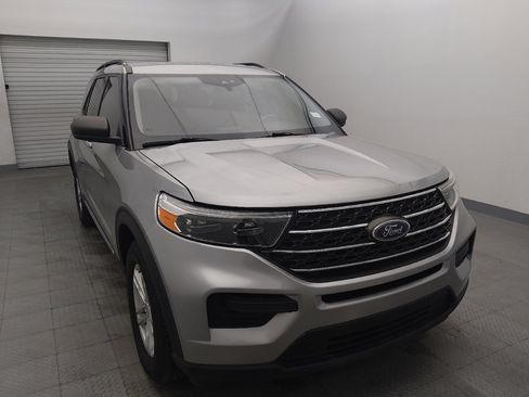 Used 2021 Ford Explorer XLT AWD/4WD image 14