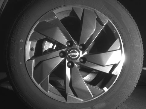 Used 2025 Nissan Rogue SV image 12