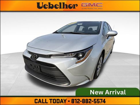 Used 2025 Toyota Corolla LE FWD image 11