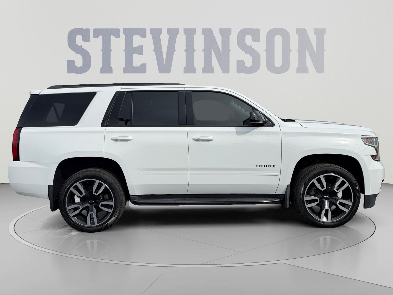Used 2018 Chevrolet Tahoe Premier AWD/4WD image 6
