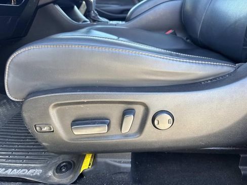 Used 2019 Toyota Highlander XLE image 14