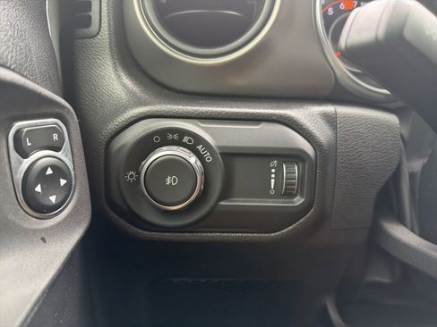Used 2023 Jeep Wrangler Unlimited Sport AWD/4WD image 19