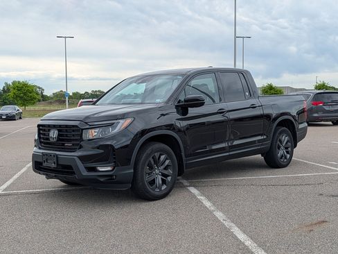 Used 2021 Honda Ridgeline Sport image 2