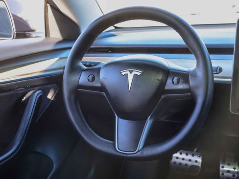 Used 2022 Tesla Model 3 Long Range image 18