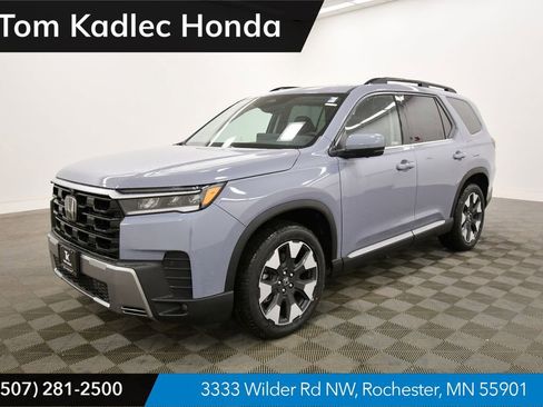 New 2026 Honda Pilot Touring image 1