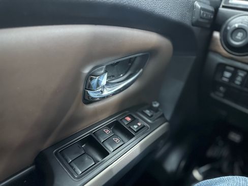 Used 2020 Nissan Titan Platinum Reserve w/ Moonroof Package image 29