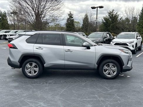 Used 2025 Toyota RAV4 XLE AWD/4WD image 3
