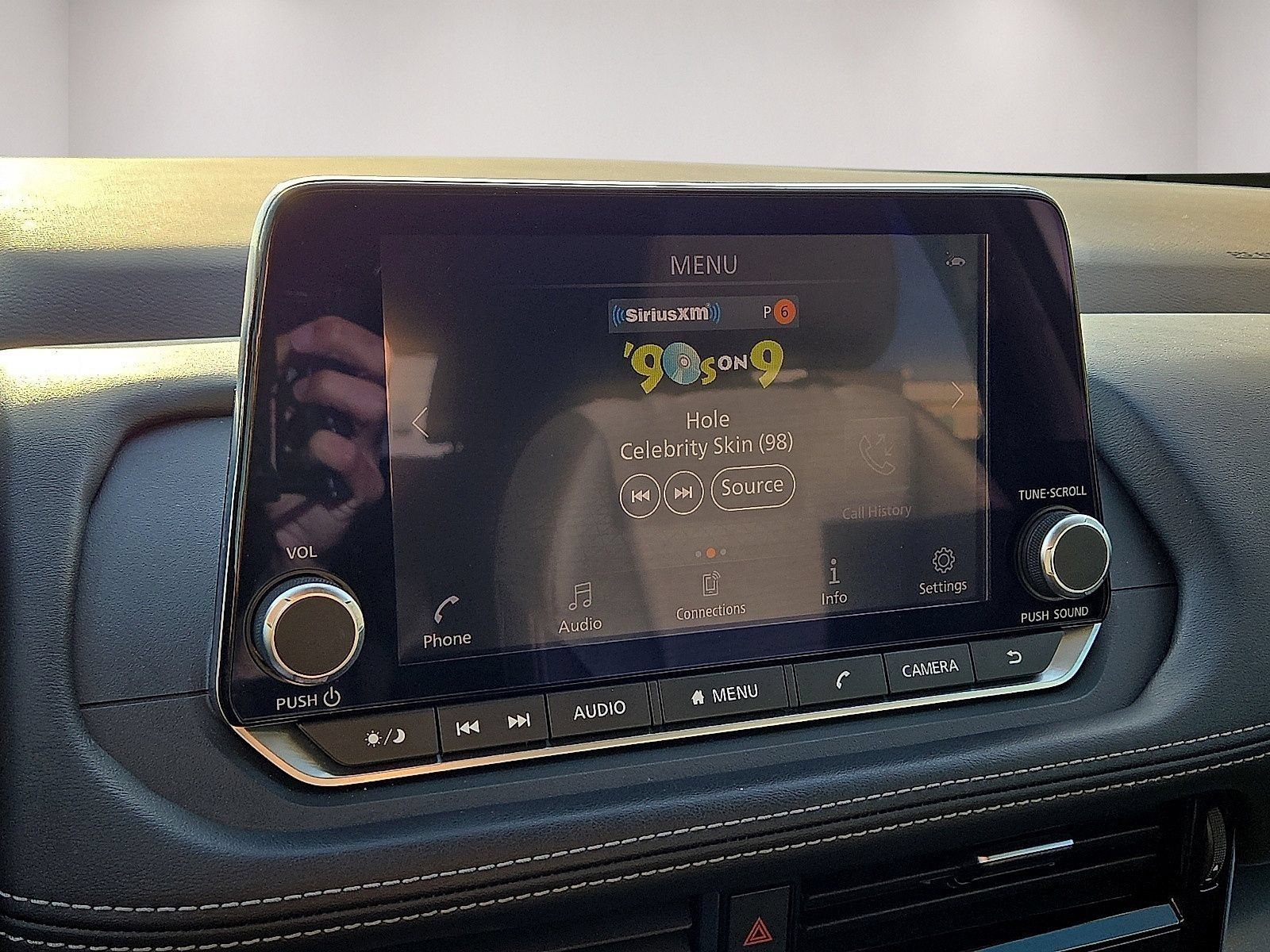 Used 2022 Nissan Rogue SV FWD image 25
