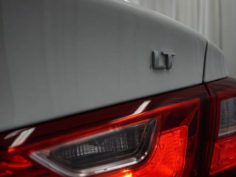 Used 2025 Chevrolet Malibu LT image 6