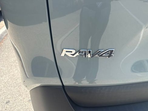 Used 2022 Toyota RAV4 XLE Premium FWD image 7