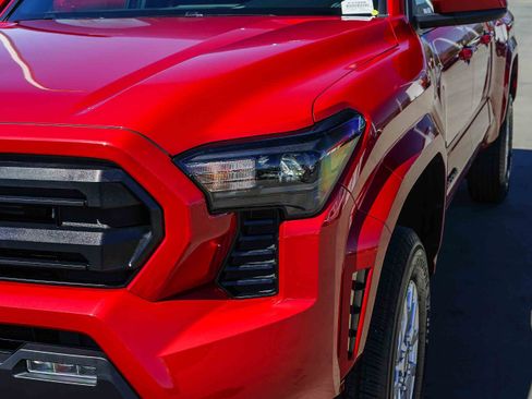 Used 2025 Toyota Tacoma SR5 image 8