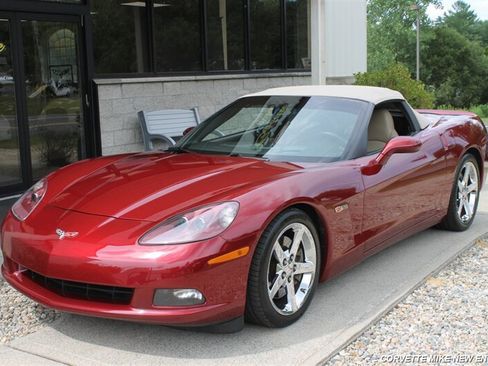 Used 2007 Chevrolet Corvette Convertible w/ Preferred Equipment Group RWD image 9