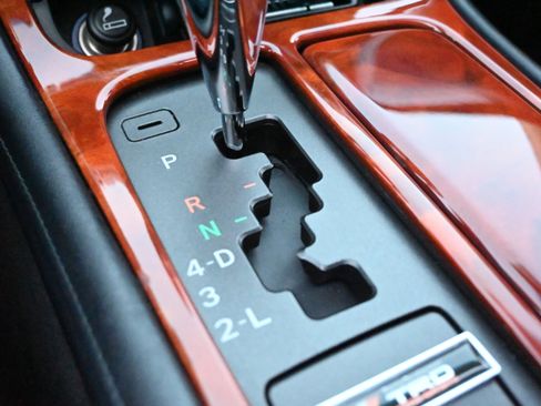 Used 2005 Lexus SC 430 Convertible image 54