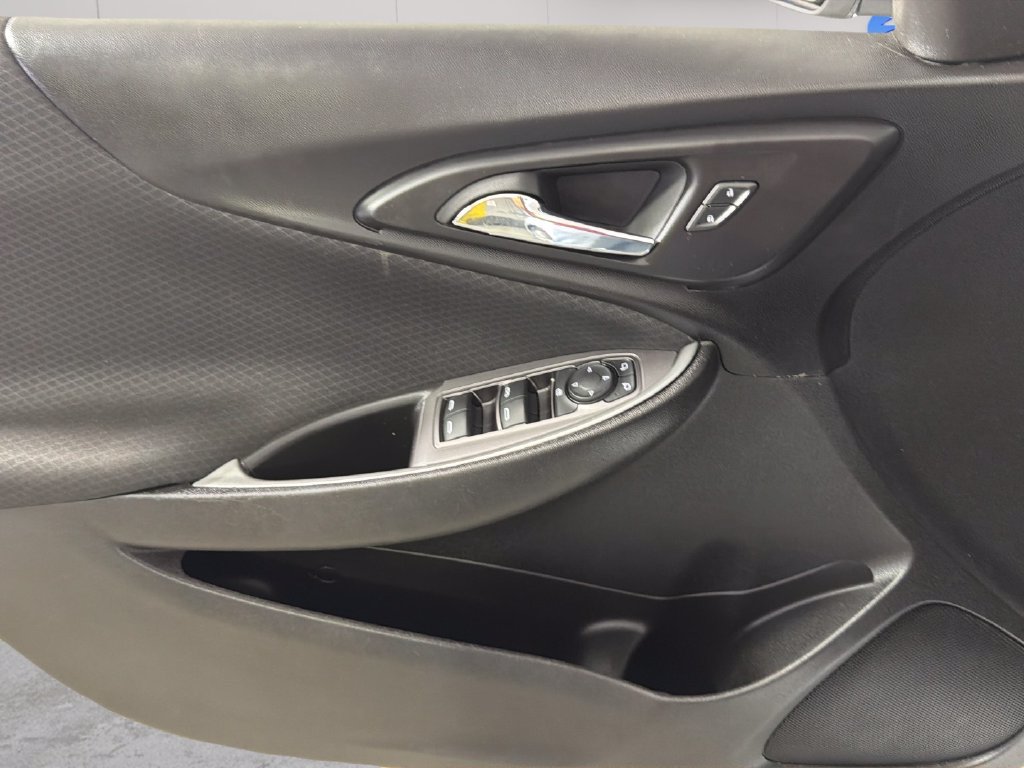 Used 2023 Chevrolet Malibu LT FWD image 25