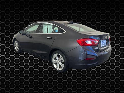 Used 2017 Chevrolet Cruze Premier image 11