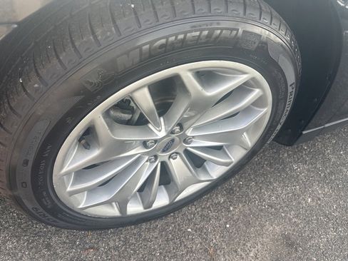 Used 2017 Ford Taurus Limited image 5